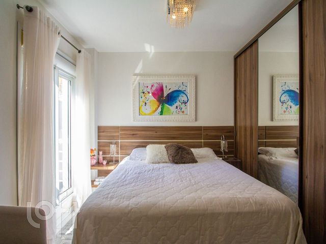 Apartamento com 64m², 2 dormitórios, 1 suíte, 2 vagas, Rio Branco em Porto Alegre