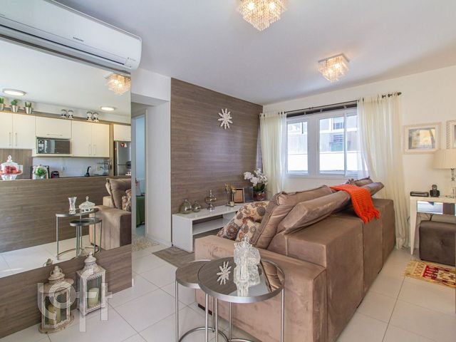 Apartamento com 64m², 2 dormitórios, 1 suíte, 2 vagas, Rio Branco em Porto Alegre