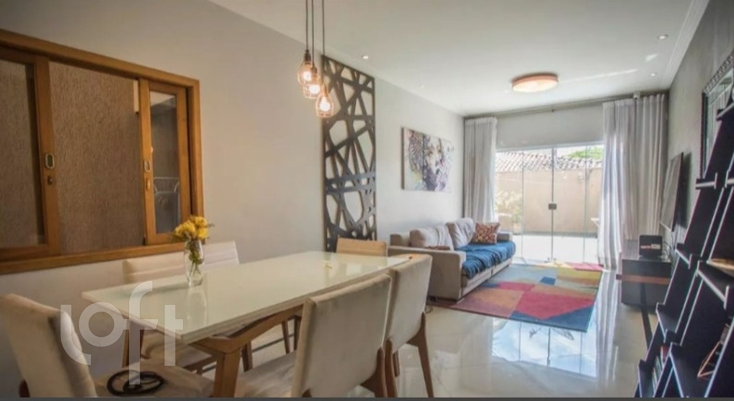 Casa à venda com 4 quartos, 190m² - Foto 1