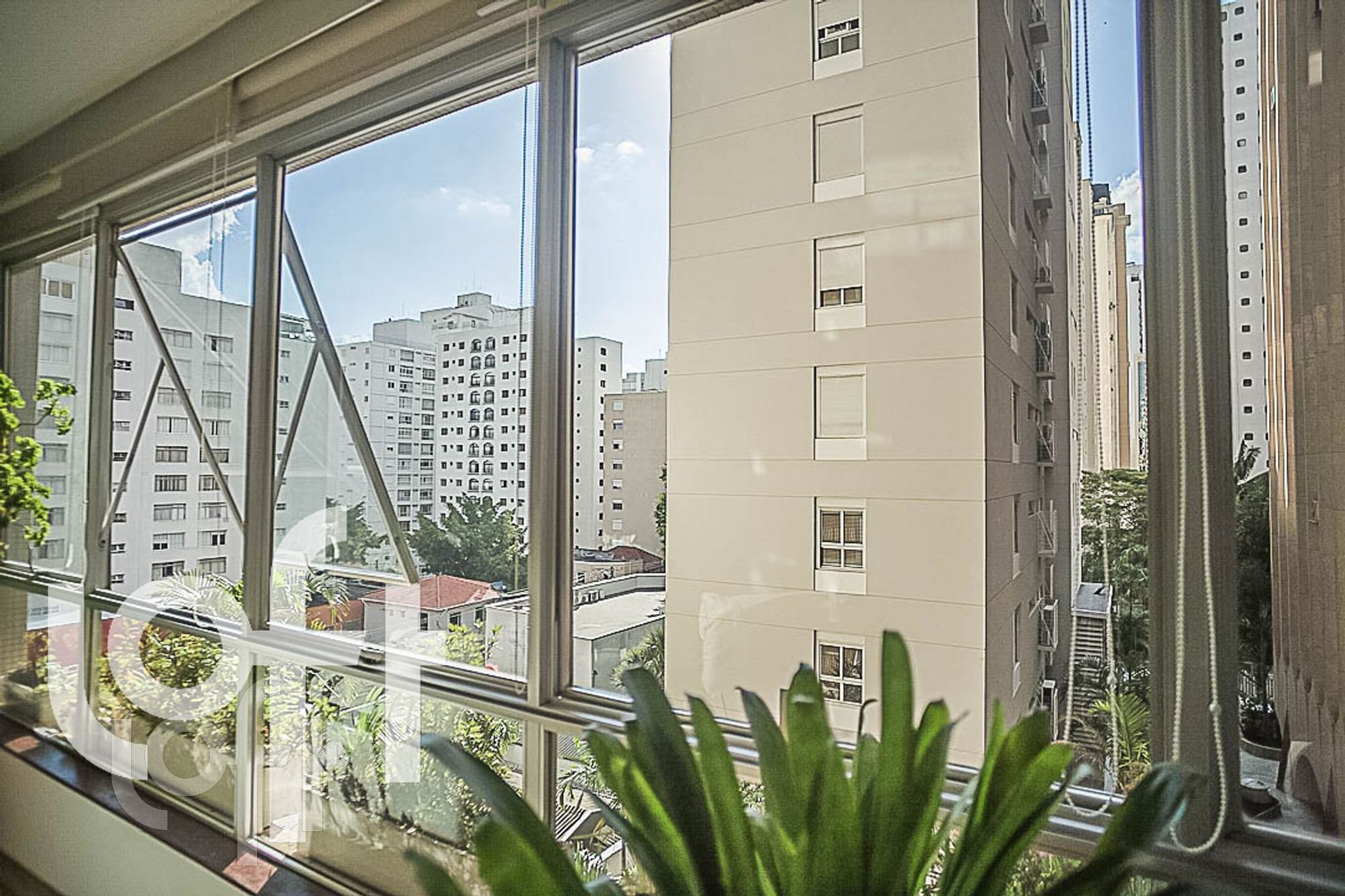 Apartamento à venda com 3 quartos, 137m² - Foto 10