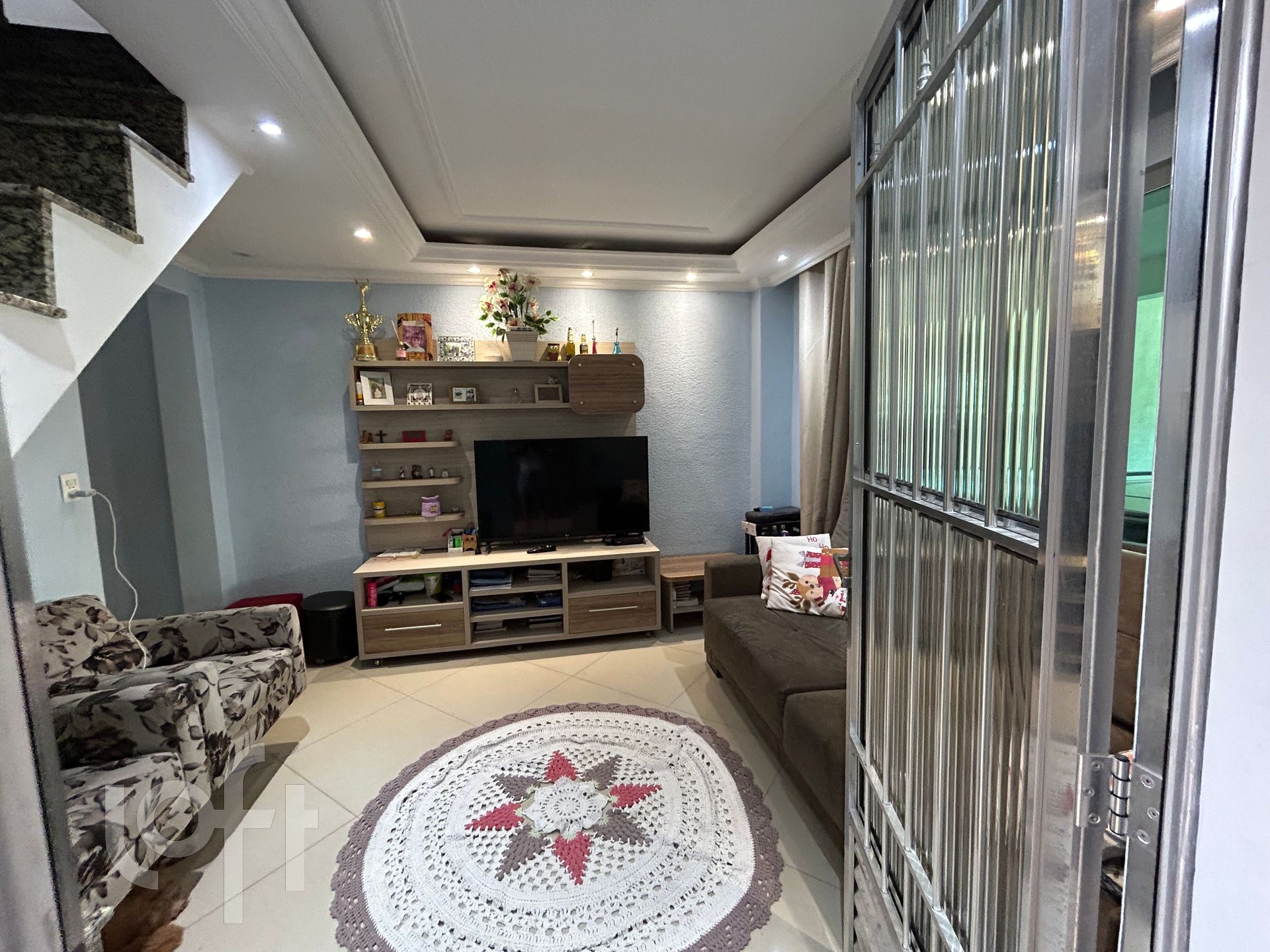 Casa à venda com 3 quartos, 159m² - Foto 2