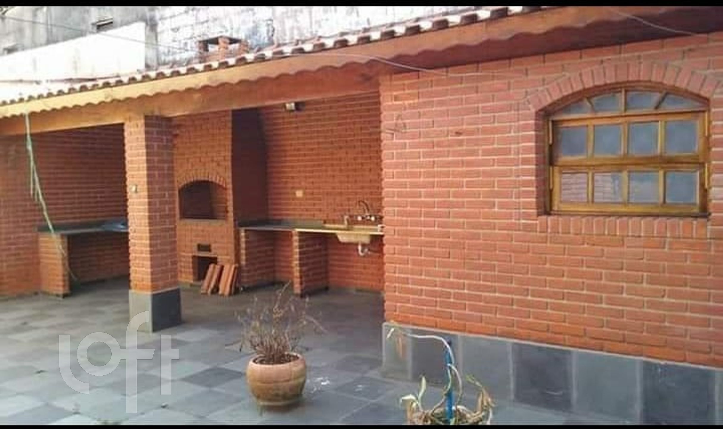 Casa à venda com 4 quartos, 280m² - Foto 1