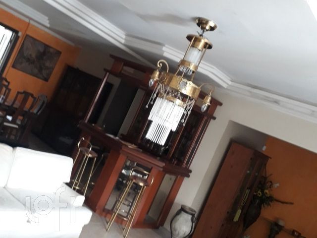 Casa com 380m², 4 dormitórios, 2 suítes, 3 vagas, Chácara das Pedras em Porto Alegre