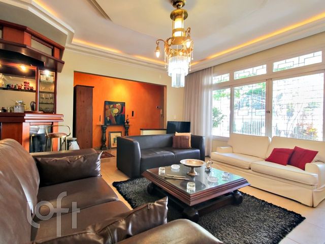 Casa com 380m², 4 dormitórios, 2 suítes, 3 vagas, Chácara das Pedras em Porto Alegre