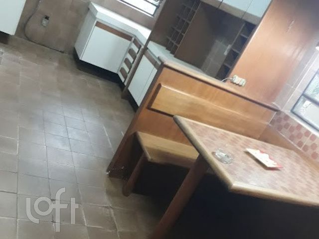 Casa com 380m², 4 dormitórios, 2 suítes, 3 vagas, Chácara das Pedras em Porto Alegre