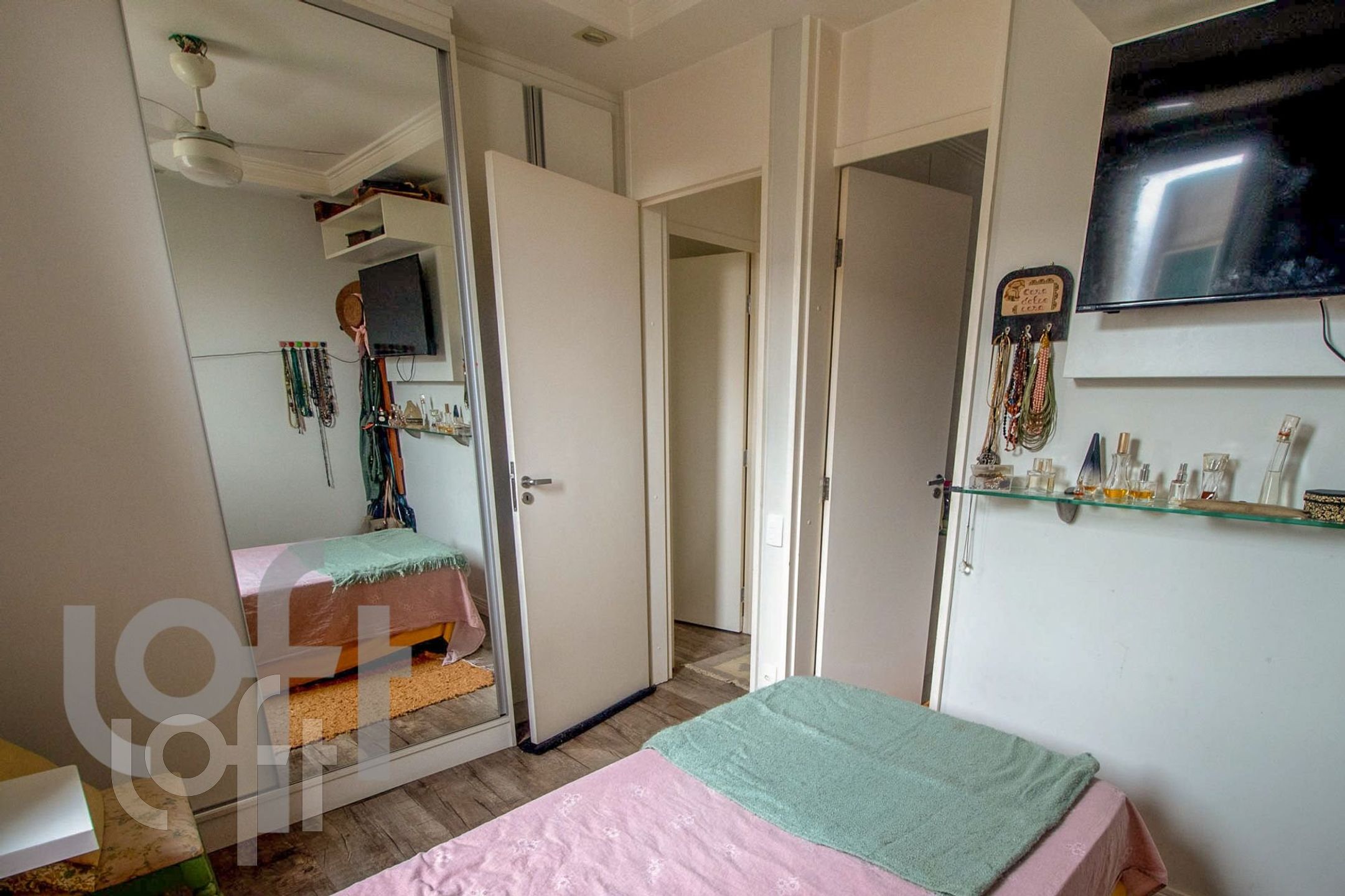 Apartamento à venda com 3 quartos, 68m² - Foto 2