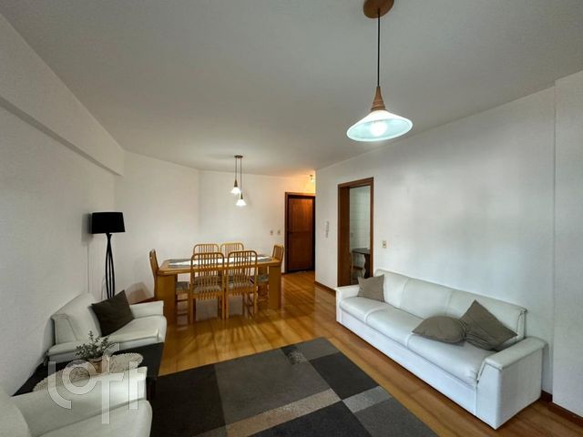 Apartamento com 80m², 2 dormitórios, 1 suíte, 1 vaga, Higienópolis em Porto Alegre