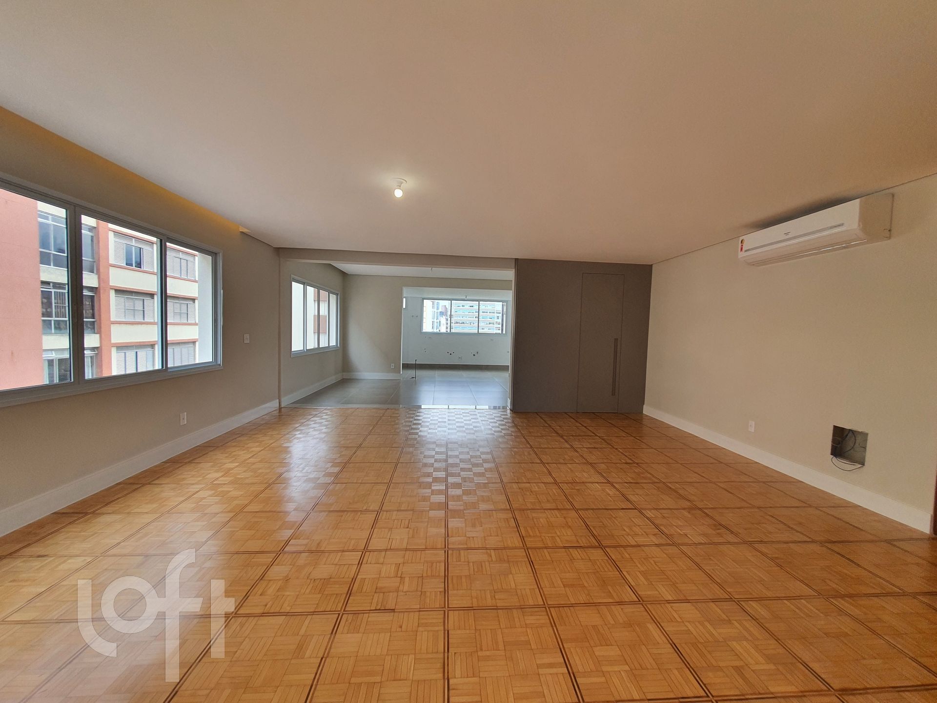 Apartamento à venda com 3 quartos, 360m² - Foto 3