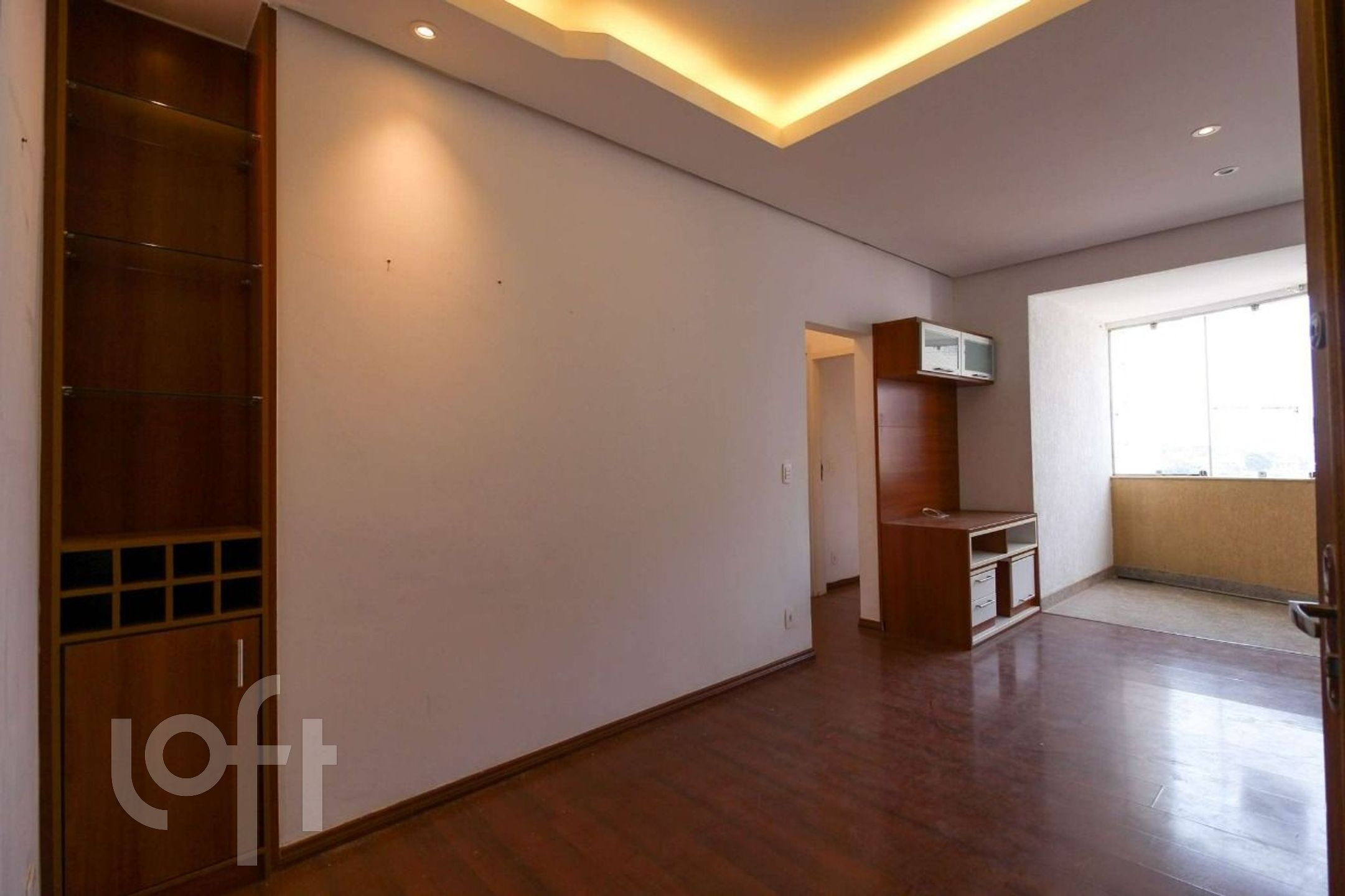 Apartamento à venda com 2 quartos, 70m² - Foto 2