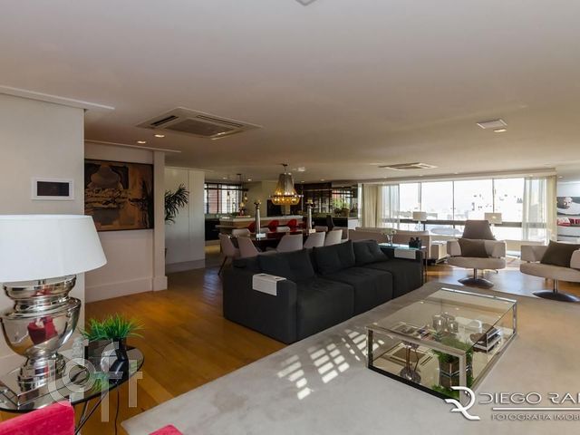 Apartamento com 275m², 4 dormitórios, 4 suítes, 3 vagas, Rio Branco em Porto Alegre