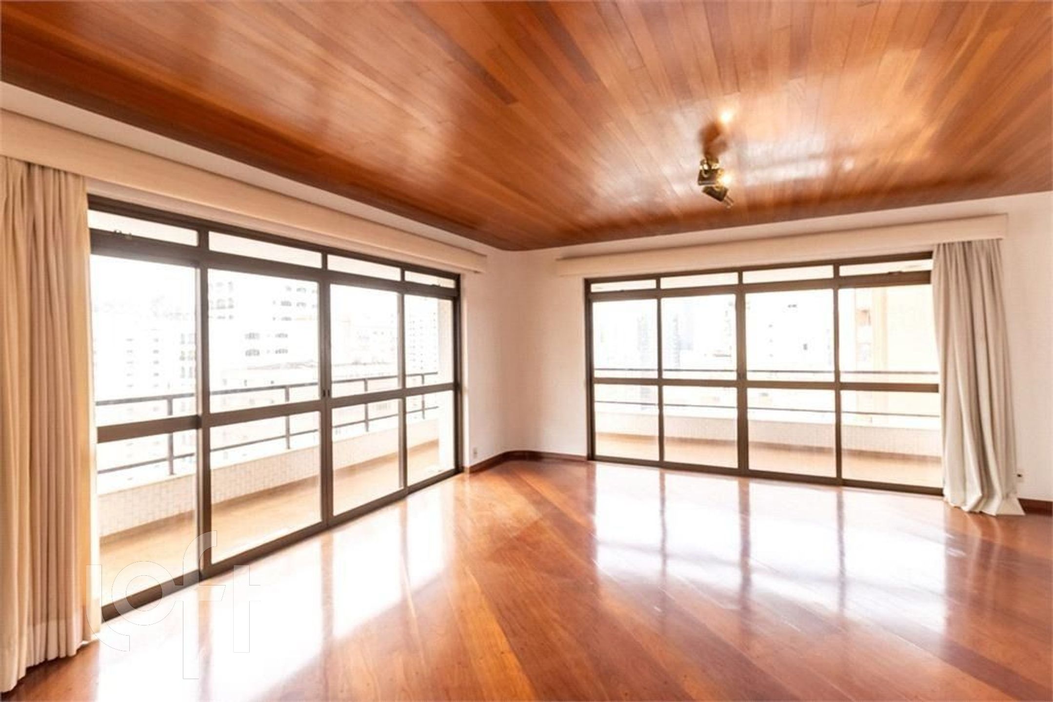 Apartamento à venda com 4 quartos, 350m² - Foto 2