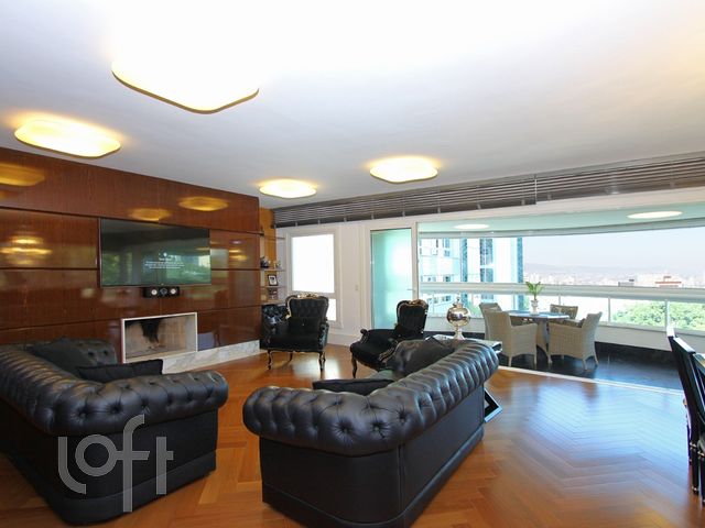 Apartamento com 201m², 3 dormitórios, 3 suítes, 3 vagas, Rio Branco em Porto Alegre