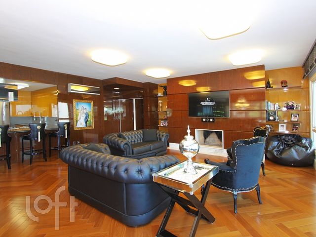 Apartamento com 201m², 3 dormitórios, 3 suítes, 3 vagas, Rio Branco em Porto Alegre