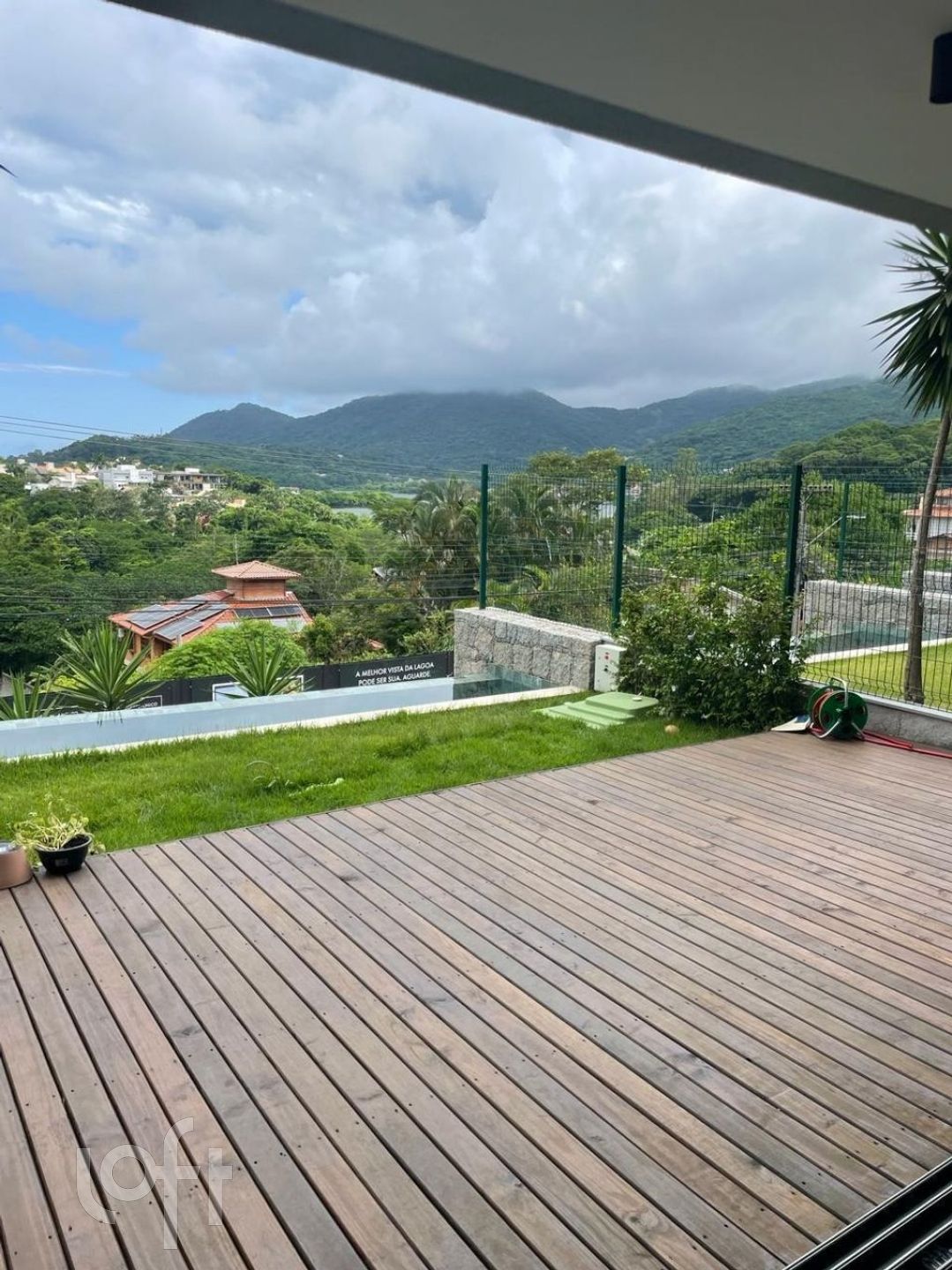 Casa Residencial com 234m², 3 quartos, 1 suíte, no bairro Lagoa da Conceição em Florianópolis