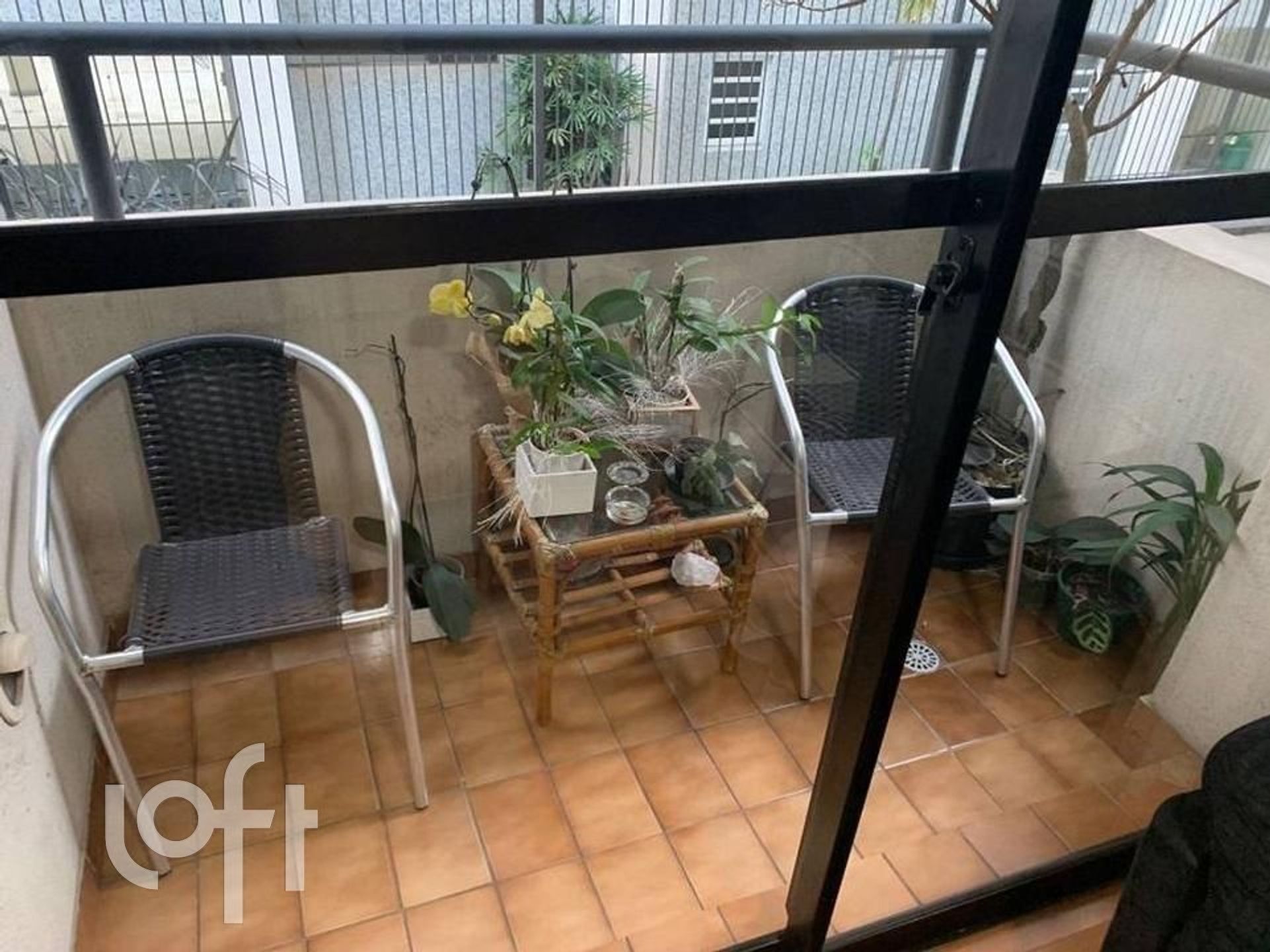 Apartamento à venda com 2 quartos, 65m² - Foto 2