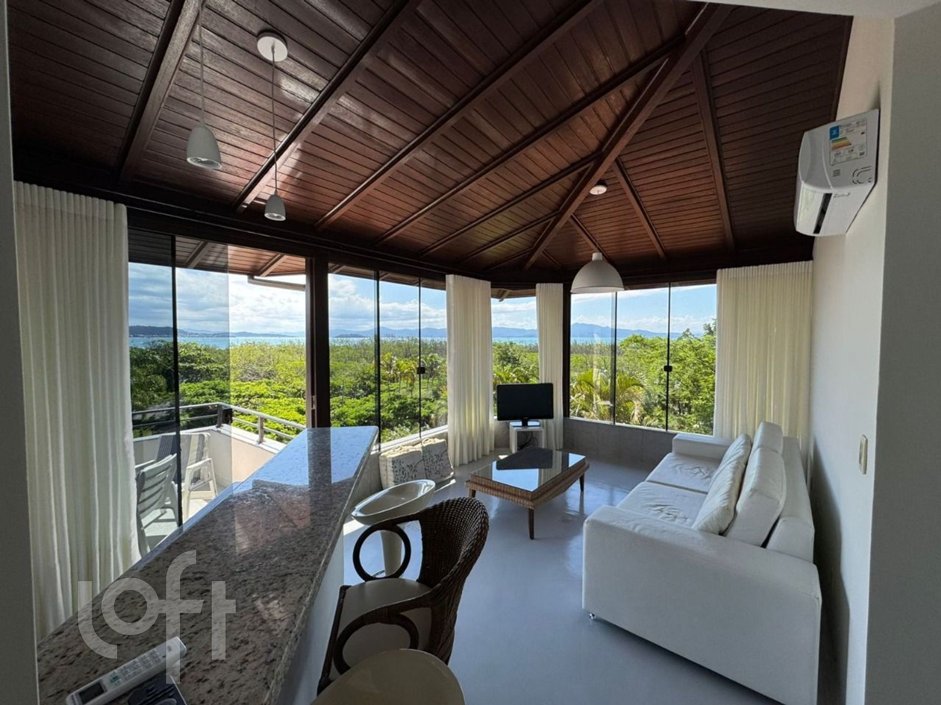 Apartamento à venda em Ponta das Canas com 192 m², 4 quartos, 1 suíte, 2 vagas