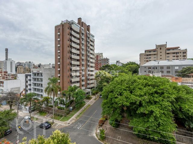 Apartamento com 92m², 3 dormitórios, 1 suíte, 1 vaga, Petrópolis em Porto Alegre