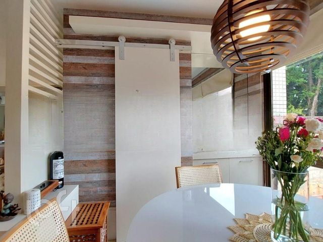 Apartamento com 91m², 3 dormitórios, 1 suíte, 2 vagas, Auxiliadora em Porto Alegre