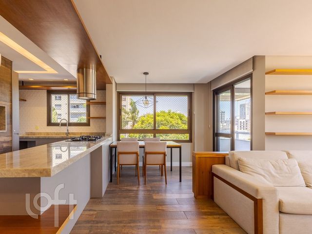 Apartamento com 92m², 2 dormitórios, 2 suítes, 2 vagas, Petrópolis em Porto Alegre