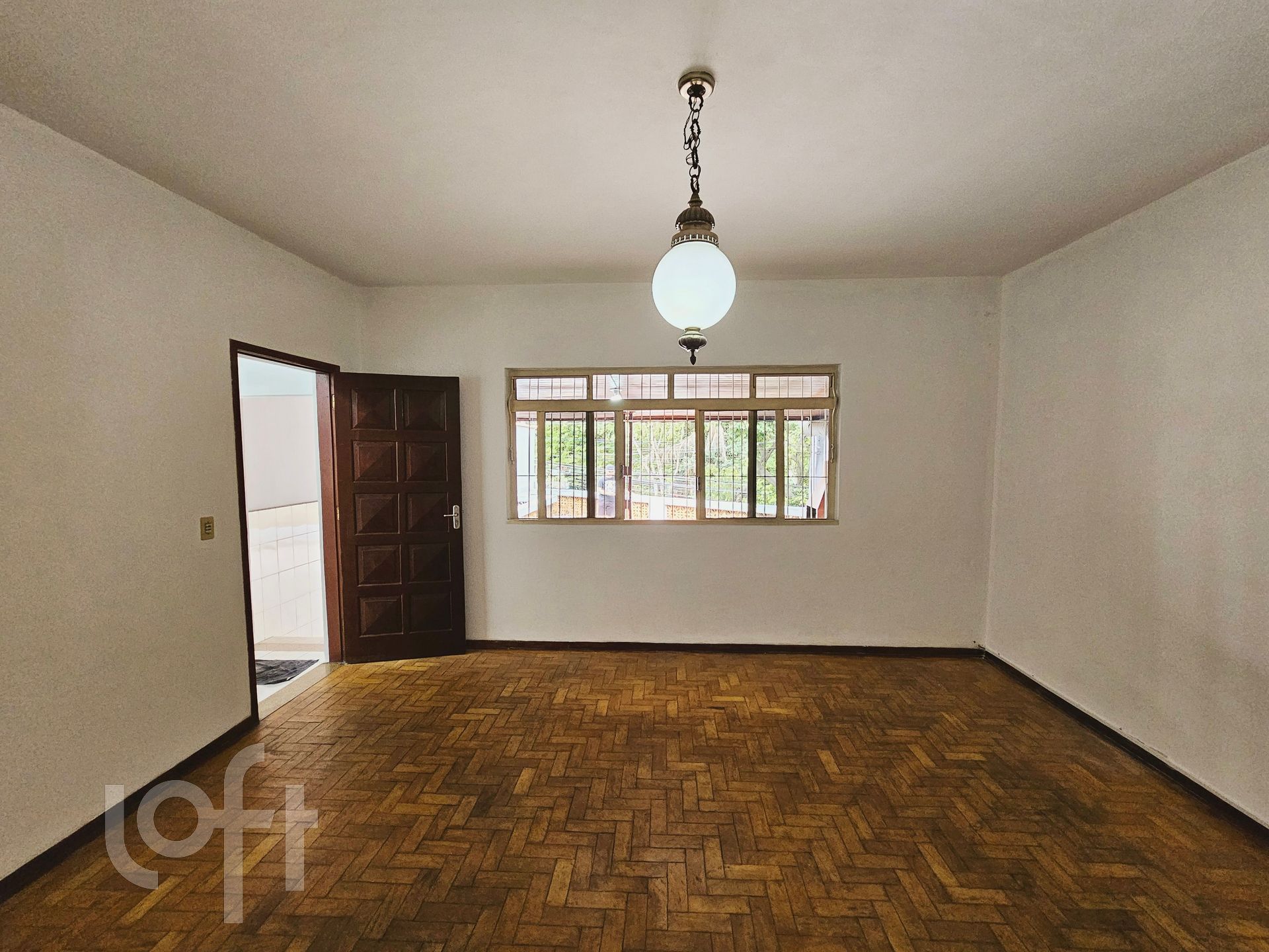 Casa à venda com 4 quartos, 204m² - Foto 2