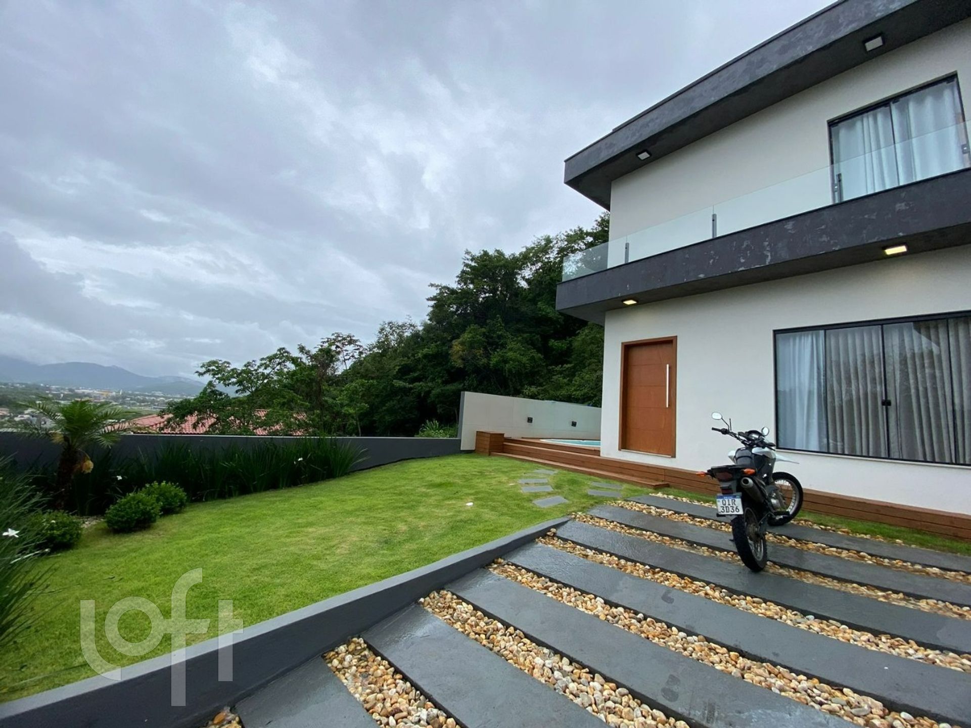 Casa Residencial com 100m², 2 quartos, 2 suítes, 2 garagens, no bairro Alto Ribeirão Leste em Florianópolis