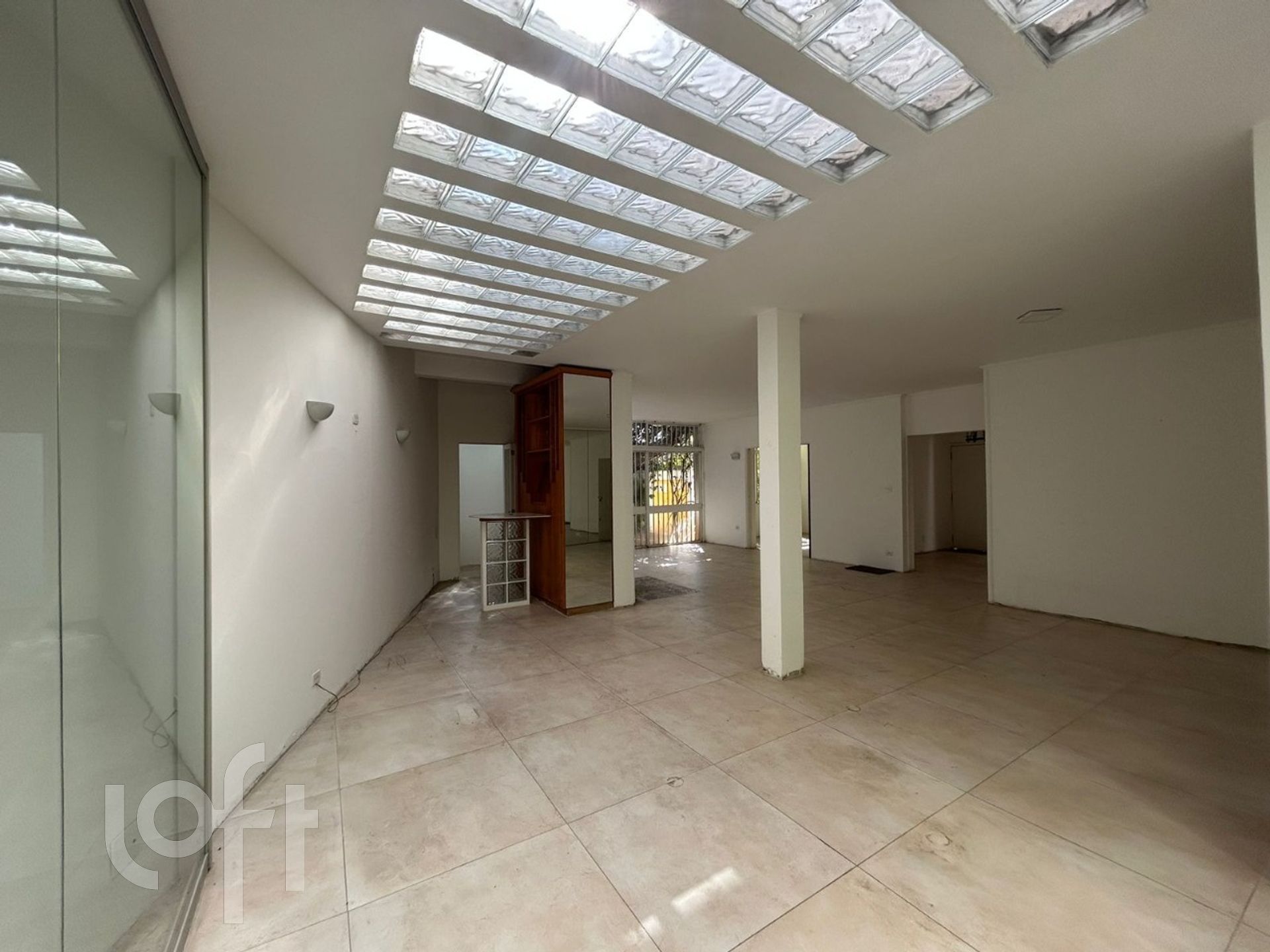 Casa à venda com 4 quartos, 323m² - Foto 3