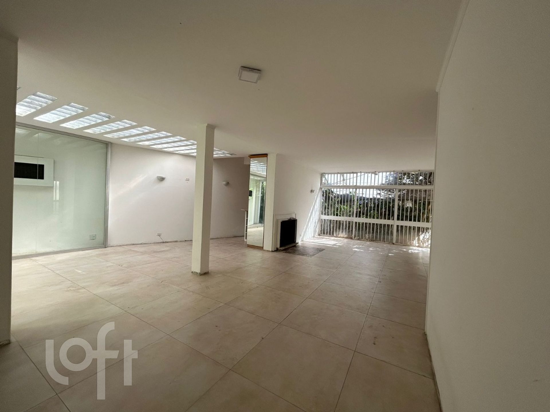 Casa à venda com 4 quartos, 323m² - Foto 4