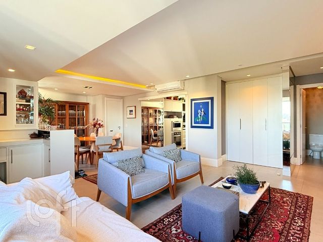 Apartamento com 102m², 3 dormitórios, 2 suítes, 2 vagas, Jardim Europa em Porto Alegre