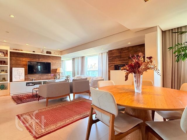 Apartamento com 102m², 3 dormitórios, 2 suítes, 2 vagas, Jardim Europa em Porto Alegre