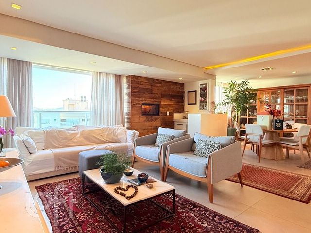 Apartamento com 102m², 3 dormitórios, 2 suítes, 2 vagas, Jardim Europa em Porto Alegre