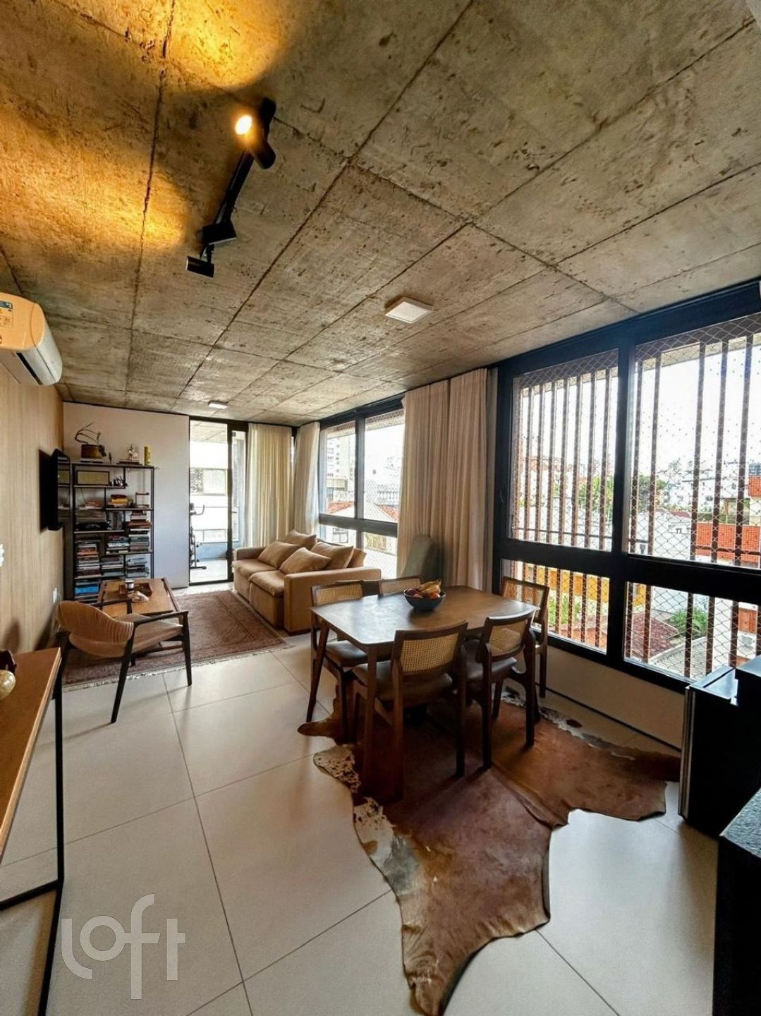 Apartamento com 101m², 3 dormitórios, 3 suítes, 2 vagas, Petrópolis em Porto Alegre