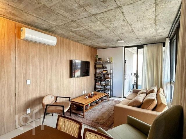 Apartamento com 101m², 3 dormitórios, 3 suítes, 2 vagas, Petrópolis em Porto Alegre