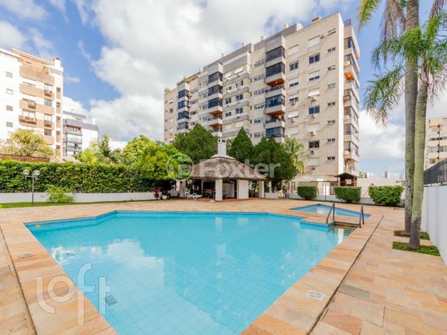 Apartamento com 250m², 3 dormitórios, 1 suíte, 3 vagas, Petrópolis em Porto Alegre