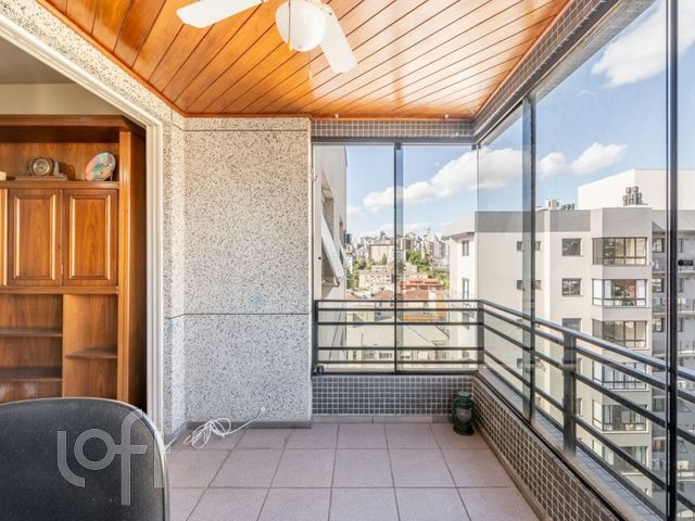 Apartamento com 250m², 3 dormitórios, 1 suíte, 3 vagas, Petrópolis em Porto Alegre