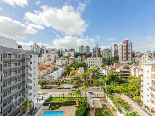 Apartamento com 250m², 3 dormitórios, 1 suíte, 1 vaga, Petrópolis em Porto Alegre