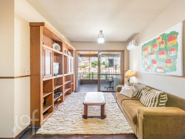 Apartamento com 250m², 3 dormitórios, 1 suíte, 3 vagas, Petrópolis em Porto Alegre