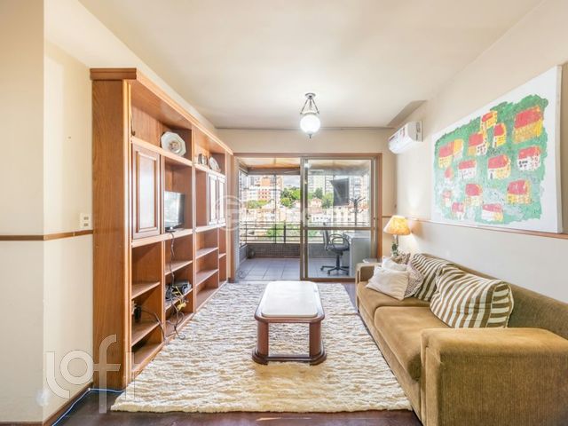 Apartamento com 250m², 3 dormitórios, 1 suíte, 3 vagas, Petrópolis em Porto Alegre
