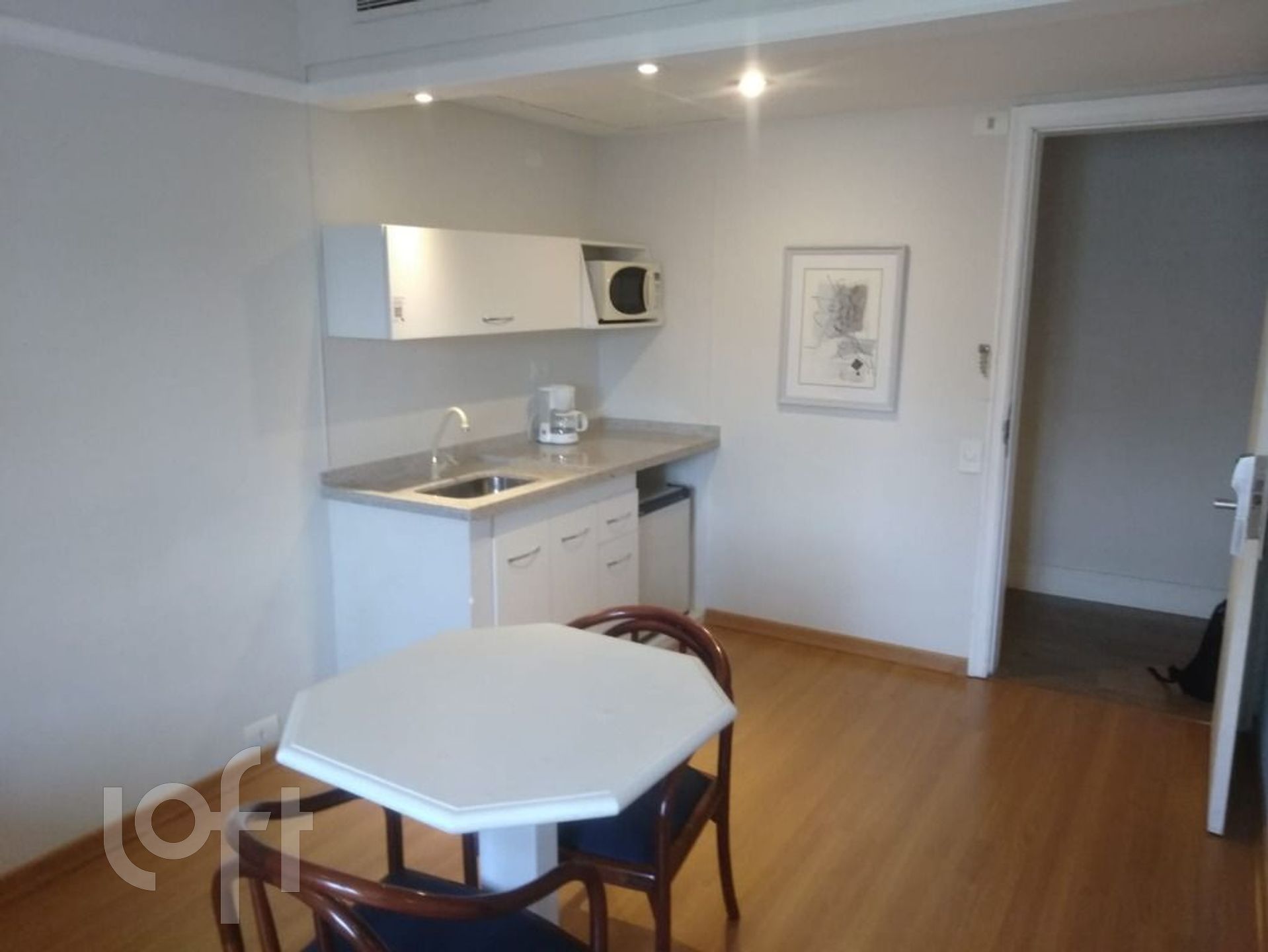 Apartamento à venda com 1 quarto, 33m² - Foto 2