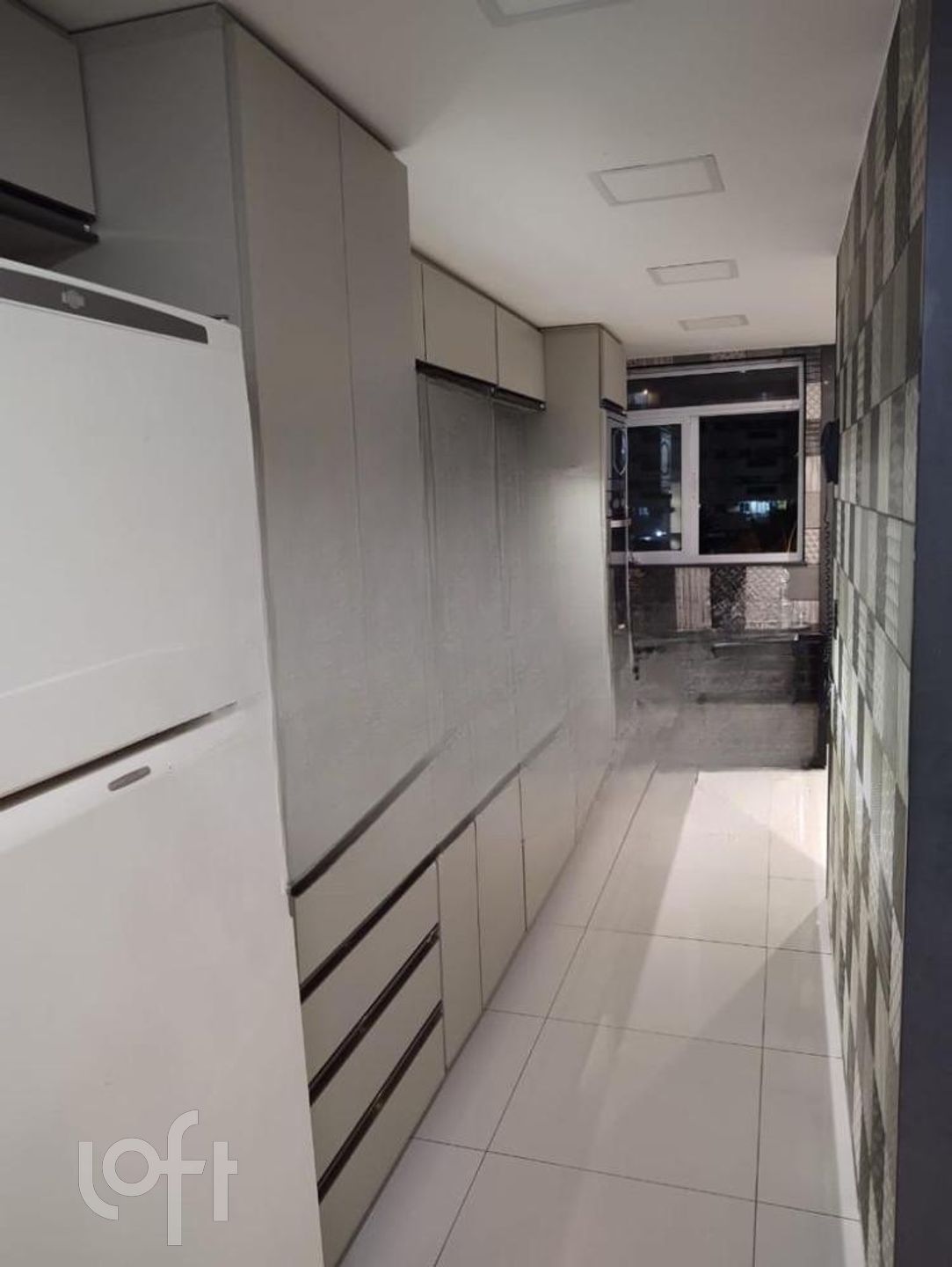 Apartamento à venda com 4 quartos, 174m² - Foto 13