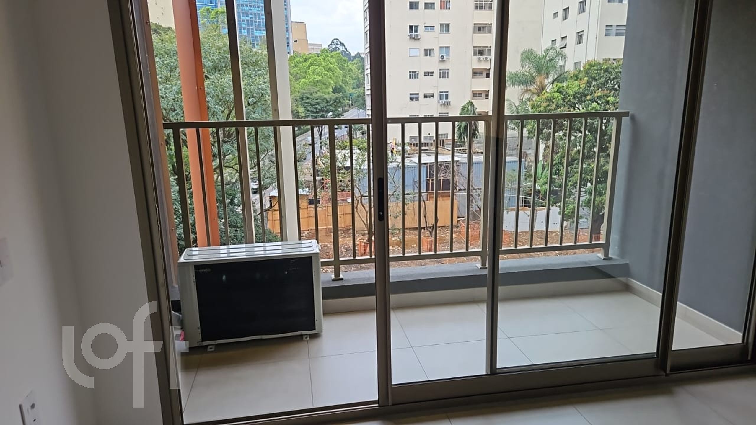 Apartamento à venda com 1 quarto, 27m² - Foto 2