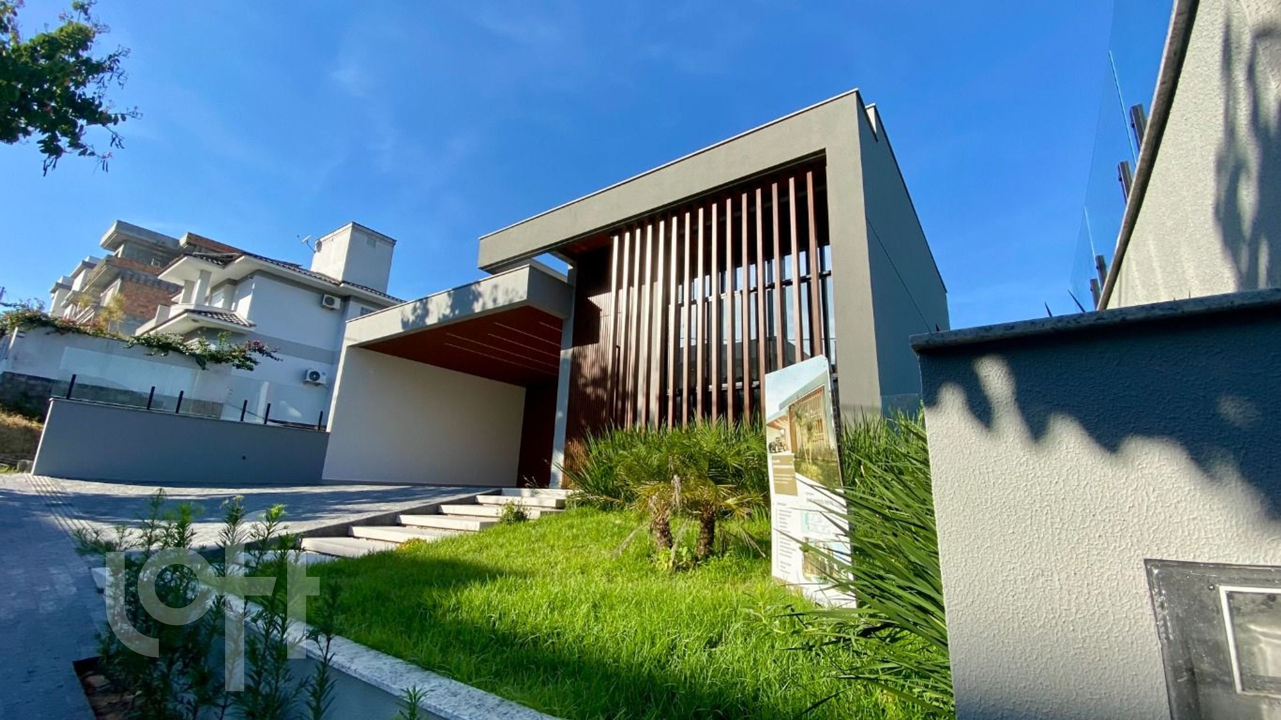 Casa à venda em Cidade Universitaria Pedra Branca com 230 m², 3 quartos, 2 suítes, 2 vagas