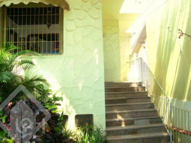 Casa com 570m², 4 dormitórios, 4 vagas, Chácara das Pedras em Porto Alegre