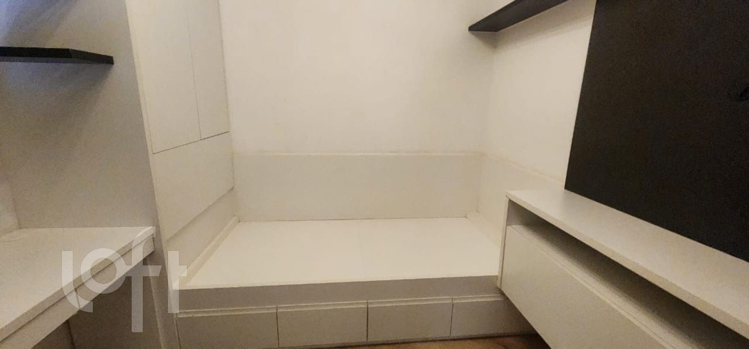 Apartamento à venda com 3 quartos, 75m² - Foto 4