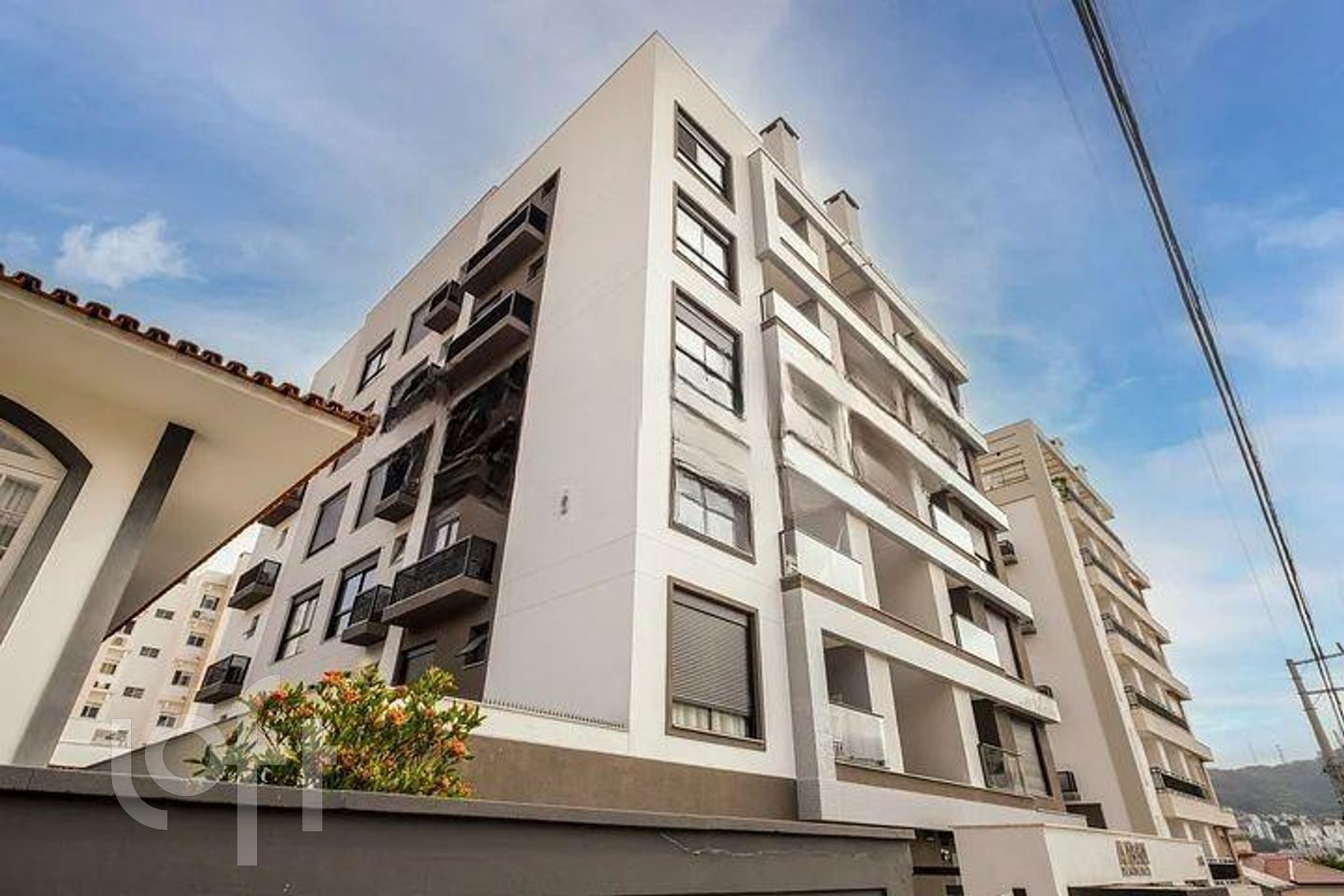 Apartamentos com 30m², 1 quarto, 1 garagem, no bairro Pantanal em Florianópolis