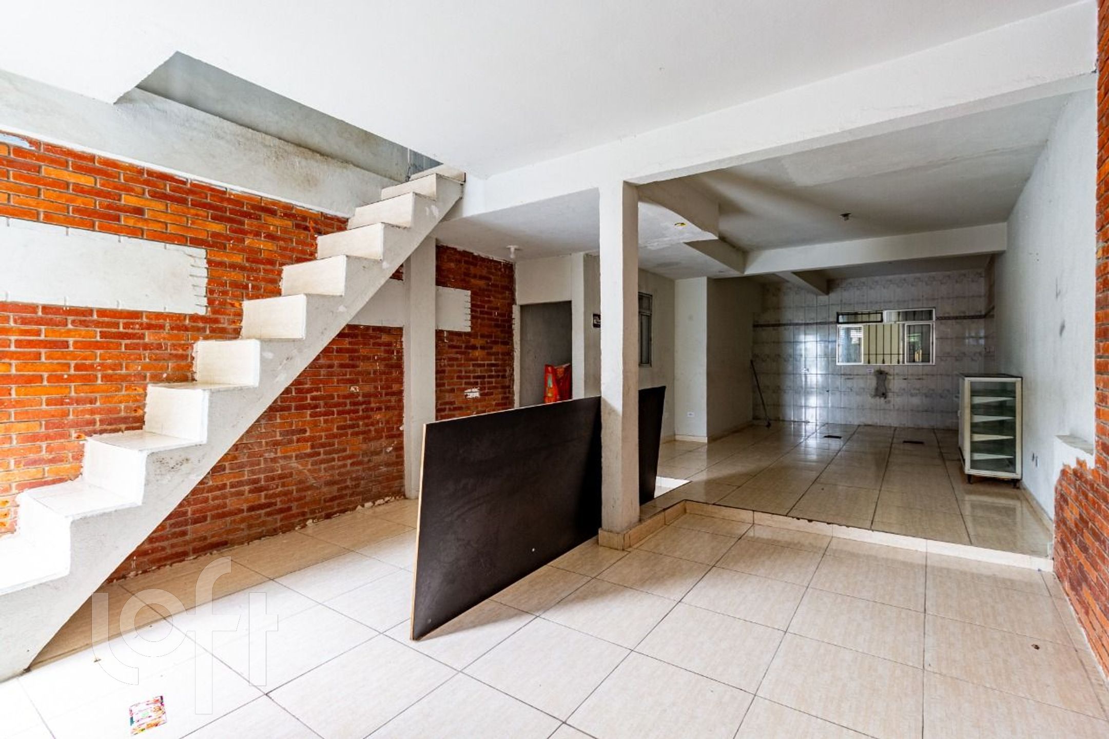 Casa à venda em Penha com 350 m², 5 quartos, 2 suí
