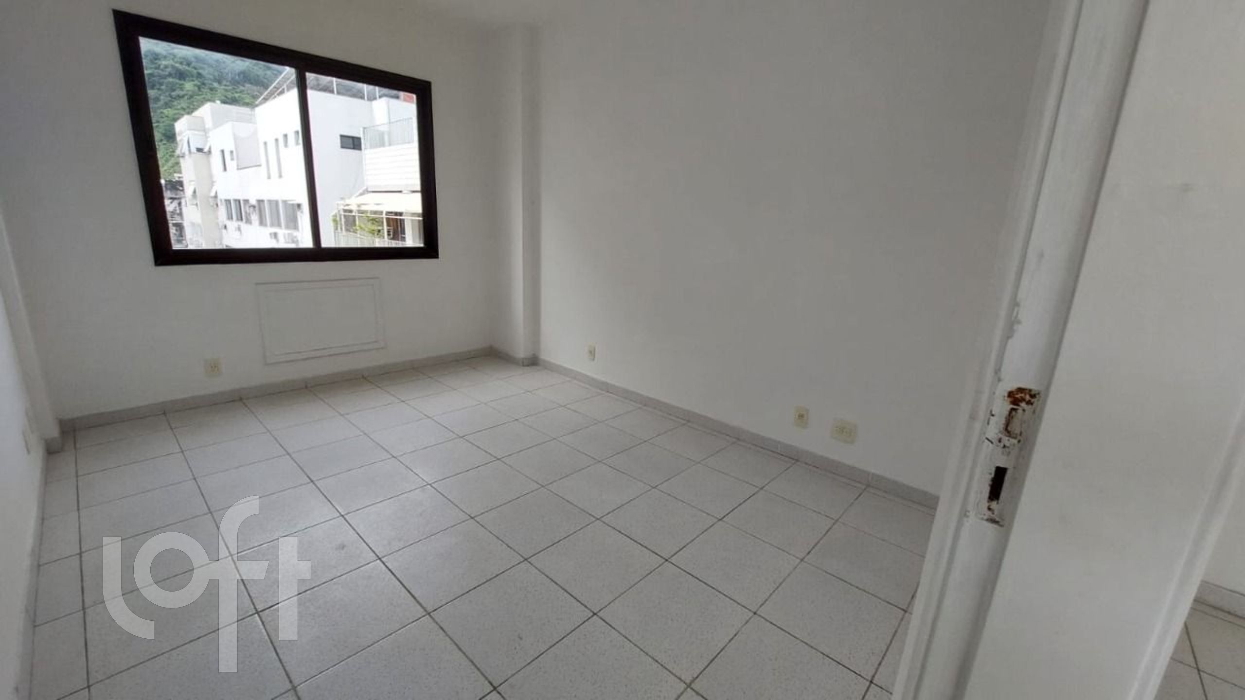 Apartamento à venda com 3 quartos, 271m² - Foto 17