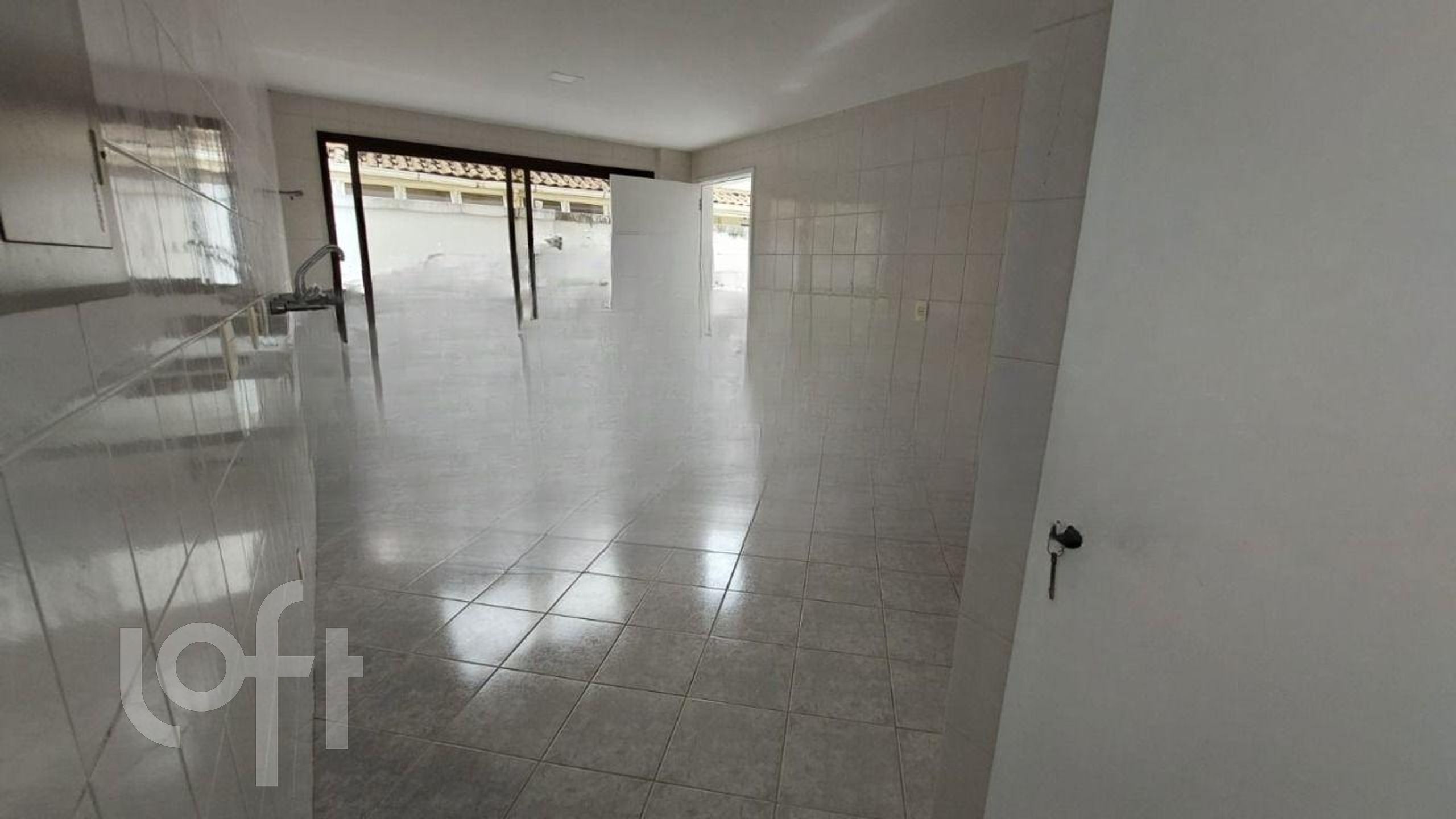 Apartamento à venda com 3 quartos, 271m² - Foto 9