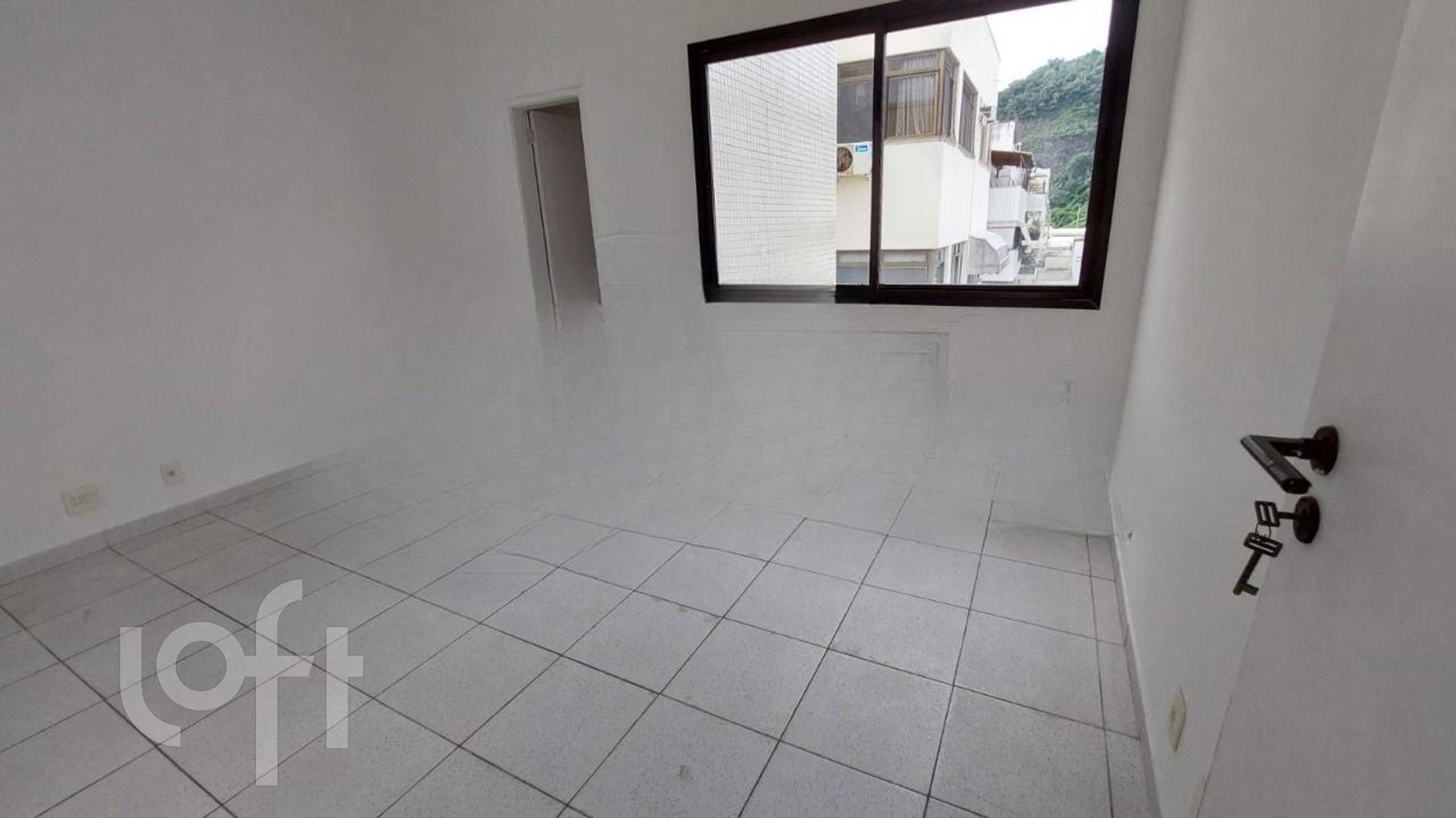 Apartamento à venda com 3 quartos, 271m² - Foto 18