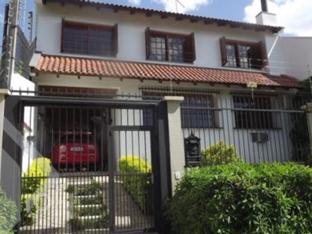 Casa com 250m², 5 dormitórios, 1 suíte, 3 vagas, Chácara das Pedras em Porto Alegre
