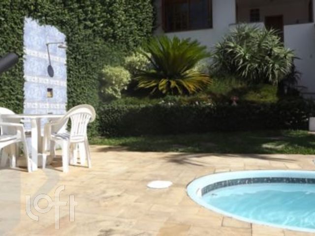 Casa com 250m², 5 dormitórios, 1 suíte, 3 vagas, Chácara das Pedras em Porto Alegre